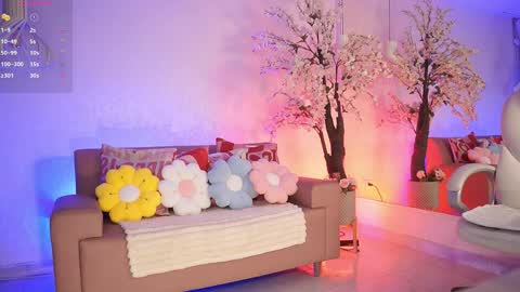 Jade Summer online show from April 10, 2026, 11:37 am