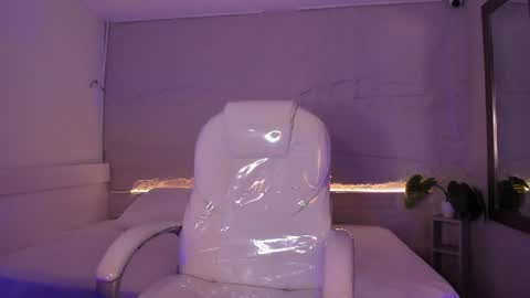 Jade online show from June 20, 2026, 8:11 pm