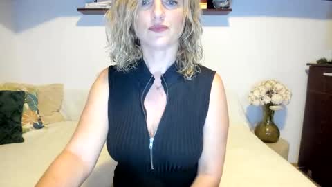 elena online show from December 6, 2024, 2:35 am