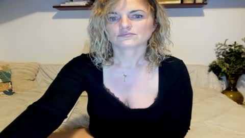 elena online show from January 7, 2025, 2:53 am