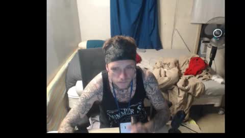 showingitoff online show from November 8, 2025, 3:39 am