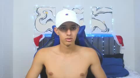 Hi guys im new 3 online show from December 11, 2024, 12:12 am