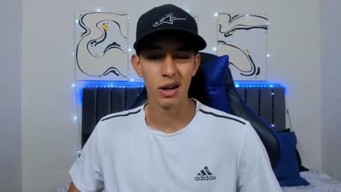 Hi guys im new 3 online show from December 12, 2024, 8:32 pm