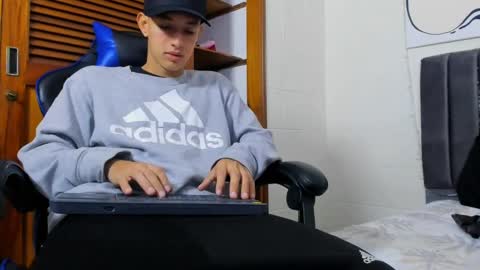 Hi guys im new 3 online show from February 22, 2025, 3:58 pm