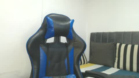Snapshot of jake_shadow14 chatting on April 27, 2026, 11:03 pm Hi guys im new 3 online show from April 27, 2026, 11:03 pm