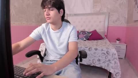 Snapshot of jakesummer_ chatting on December 5, 2025, 1:52 pm Jake online show from December 5, 2025, 1:52 pm