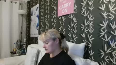 JAKKI LOUISE pornstar online show from September 17, 2025, 8:43 pm