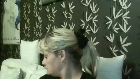 JAKKI LOUISE pornstar online show from October 10, 2025, 9:58 pm