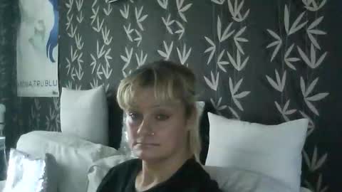 JAKKI LOUISE pornstar online show from October 16, 2025, 12:39 pm