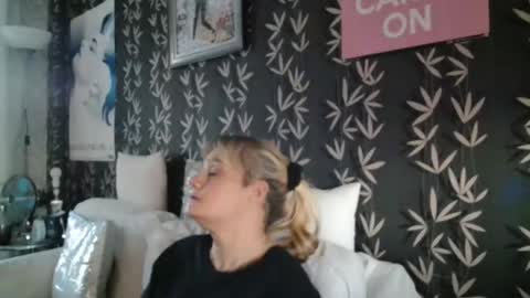 Snapshot of jakkilouise chatting on November 21, 2025, 3:22 pm JAKKI LOUISE pornstar online show from November 21, 2025, 3:22 pm