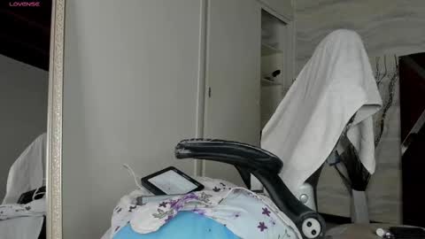 jamesdekker online show from September 25, 2025, 8:29 am