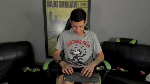 Jamesinked  online show from December 15, 2024, 10:15 pm