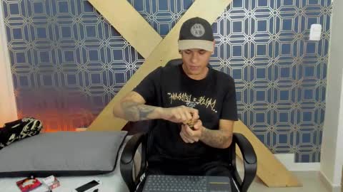 Jamesinked  online show from January 9, 2025, 4:17 pm