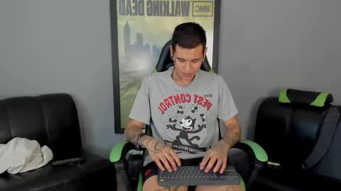 Jamesinked  online show from January 28, 2025, 7:10 pm