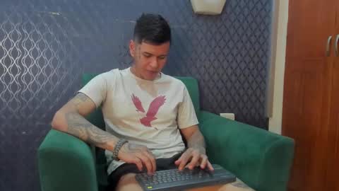 Jamesinked  online show from October 6, 2025, 6:16 pm