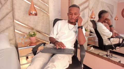 Snapshot of jamesparck chatting on December 31, 2024, 7:10 am James online show from December 31, 2024, 7:10 am