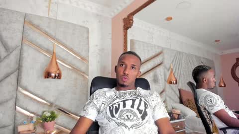 Snapshot of jamesparck chatting on December 31, 2024, 4:25 pm James online show from December 31, 2024, 4:25 pm