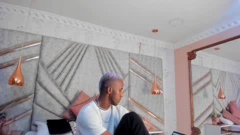 Snapshot of jamesparck chatting on February 8, 2025, 5:08 pm James online show from February 8, 2025, 5:08 pm