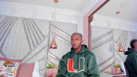 Snapshot of jamesparck chatting on February 25, 2025, 12:34 pm James online show from February 25, 2025, 12:34 pm