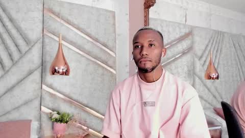 Snapshot of jamesparck chatting on February 28, 2025, 12:09 pm James online show from February 28, 2025, 12:09 pm