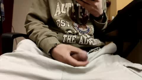 jamessama_0 online show from March 6, 2026, 5:15 am