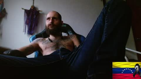 Snapshot of jammes_owen chatting on July 13, 2026, 10:23 pm Jammes. online show from July 13, 2026, 10:23 pm