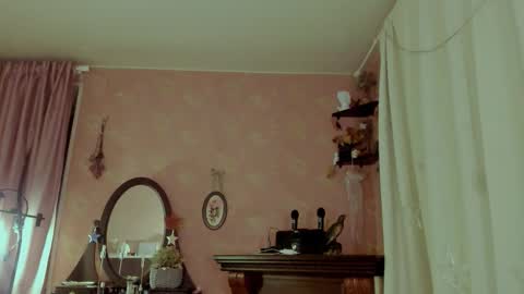 Snapshot of jane_and_star chatting on October 23, 2025, 9:35 pm Star online show from October 23, 2025, 9:35 pm