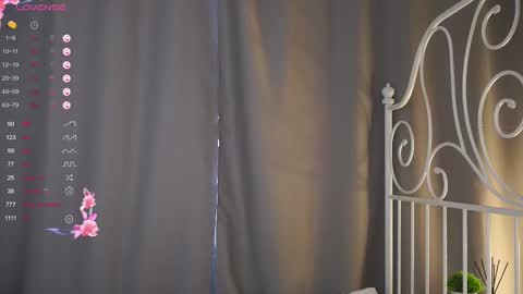 Jennifer  online show from February 15, 2025, 8:11 am