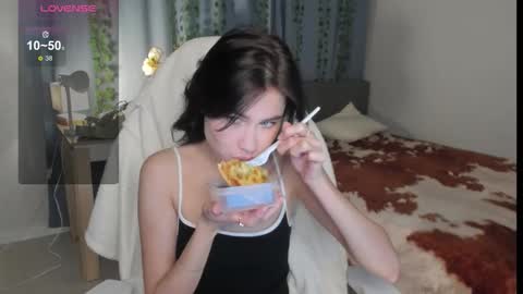 Snapshot of janetfletcher chatting on November 18, 2025, 2:54 pm janetfletcher online show from November 18, 2025, 2:54 pm