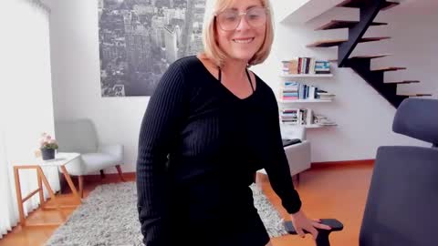 JANE TURNER MILF online show from October 2, 2025, 1:07 pm