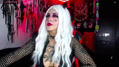 Snapshot of janna_ink chatting on January 15, 2025, 4:25 am online show from January 15, 2025, 4:25 am