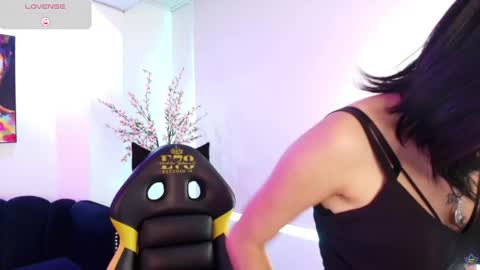 Snapshot of janne_foox chatting on June 4, 2026, 7:42 pm online show from June 4, 2026, 7:42 pm