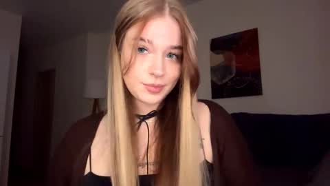 Snapshot of janniekeneipp chatting on October 17, 2025, 5:15 pm Janni online show from October 17, 2025, 5:15 pm