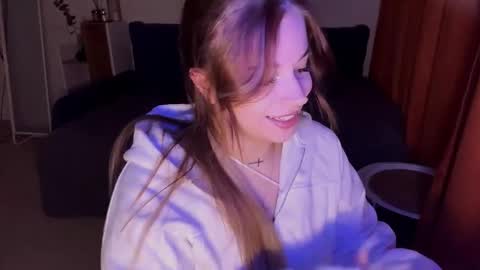 Snapshot of janniekeneipp chatting on October 24, 2025, 11:01 pm Janni online show from October 24, 2025, 11:01 pm