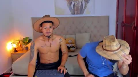 janomar01 online show from October 22, 2025, 6:40 pm