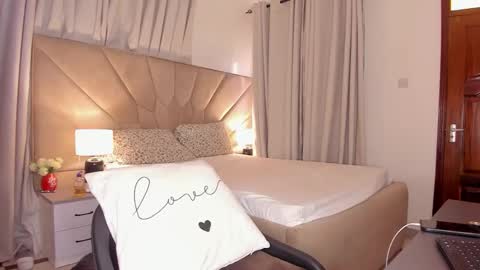 jasmin_melons online show from March 15, 2026, 4:18 am