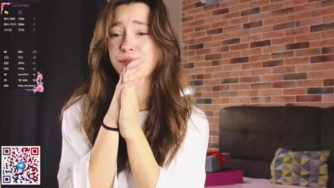 Chloe online show from September 10, 2025, 6:13 am