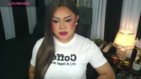 Jasmine Brandy online show from November 21, 2025, 3:33 pm