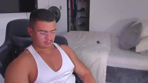 JBrooksXx online show from January 22, 2025, 7:03 pm
