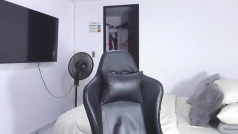 JBrooksXx online show from January 24, 2025, 12:31 am