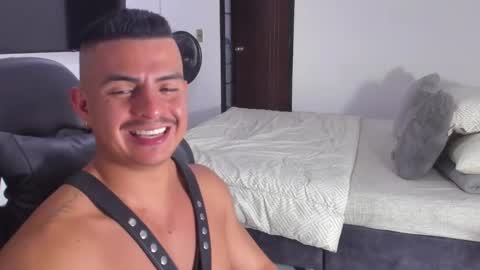 JBrooksXx online show from January 25, 2025, 2:04 am