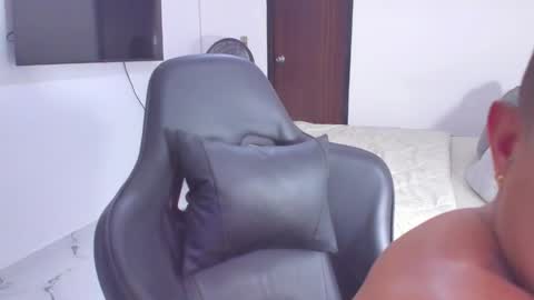 JBrooksXx online show from January 28, 2025, 2:11 am