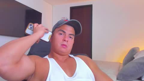 JBrooksXx online show from October 3, 2025, 3:14 am