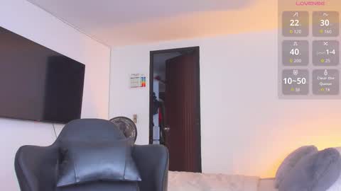 JBrooksXx online show from December 17, 2025, 12:00 pm