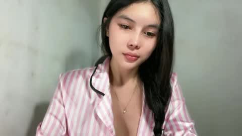 jassie_baee online show from July 19, 2026, 3:49 pm