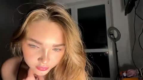 Ginny online show from December 18, 2025, 7:53 pm