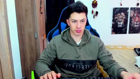 Javier online show from December 13, 2024, 7:10 pm