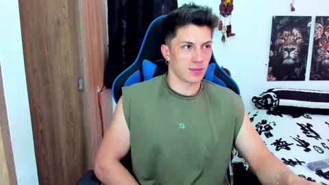 Javier online show from February 11, 2025, 6:33 pm