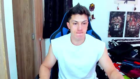 Javier online show from February 14, 2025, 6:51 pm