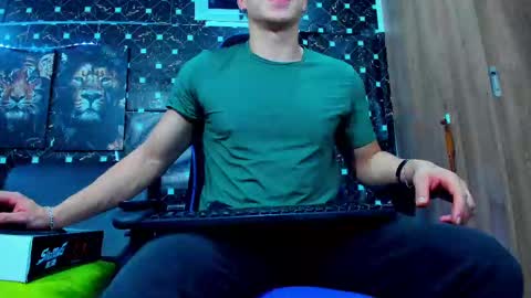 Javier online show from September 9, 2025, 11:15 pm